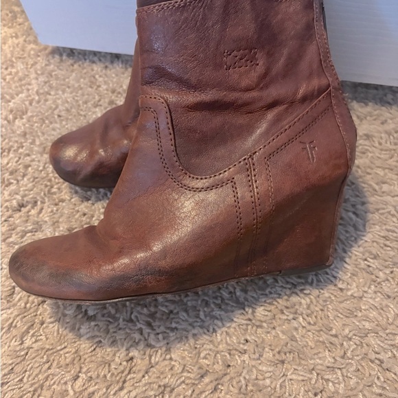 Frye Carson Wedge Booties size 7.5 Cognac - Picture 2 of 6